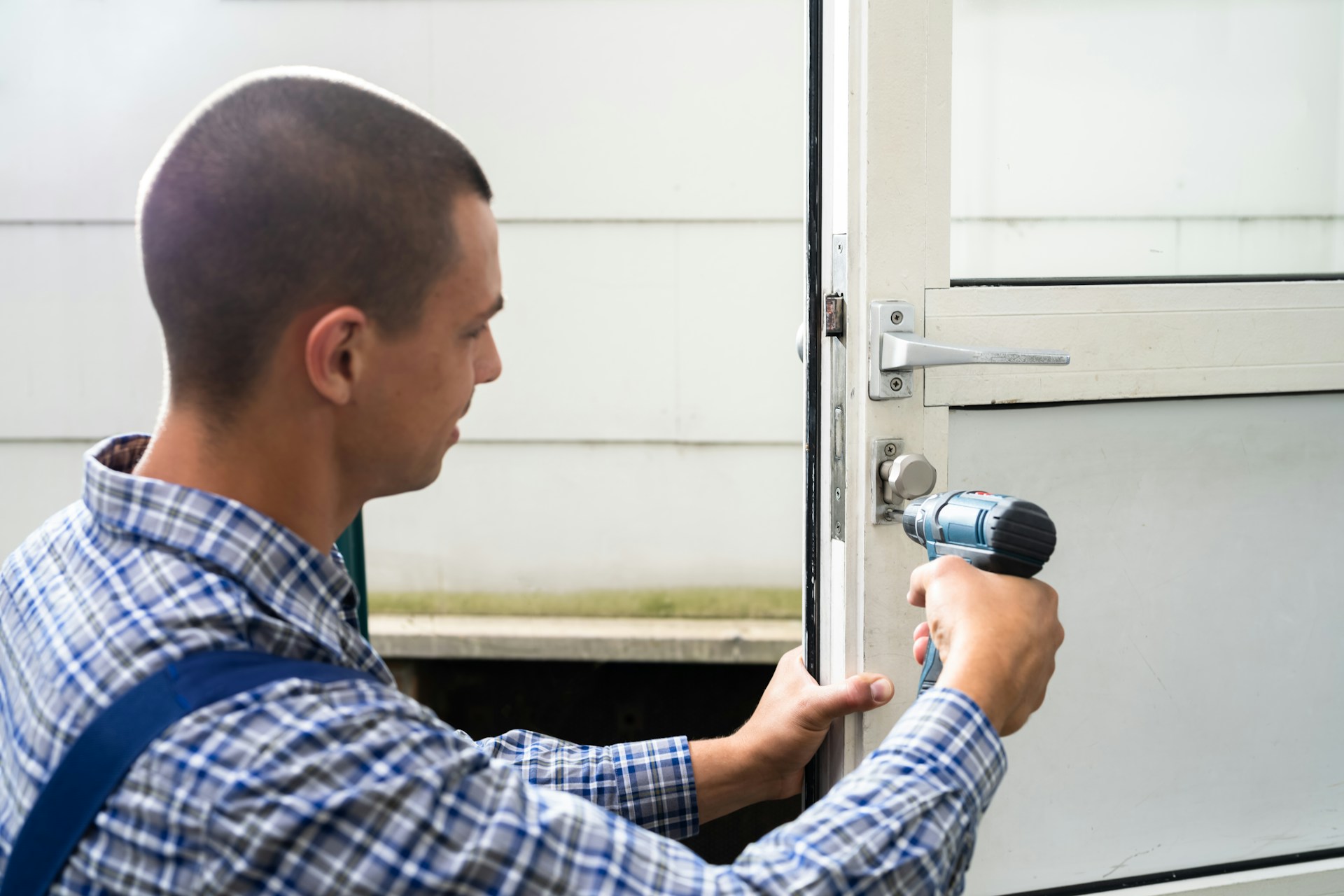 emergency vs standard services